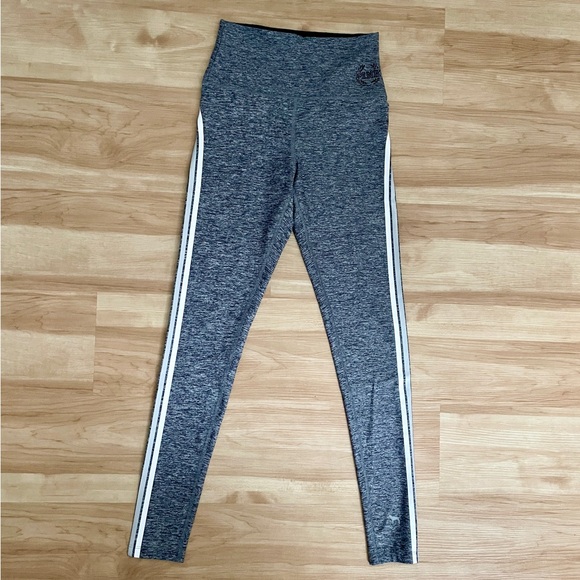 Victoria's Secret PINK Ultimate Highwaist Legging Gray Stripes Size XS - Picture 2 of 12